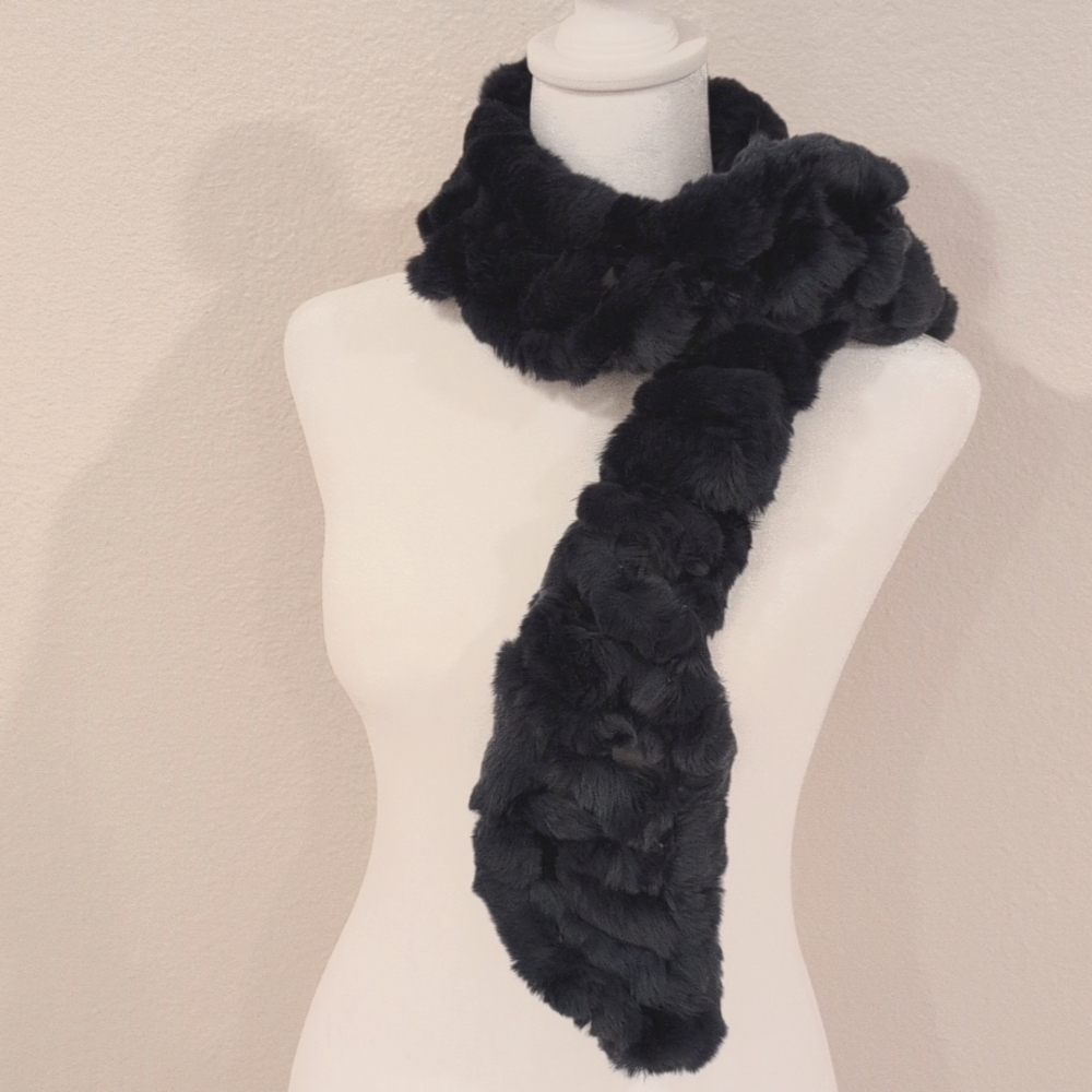 PASSIGATTI real rabbit fur Scarf, made in Italy ,39" long ,4.5" wide, Blue ,GUC
